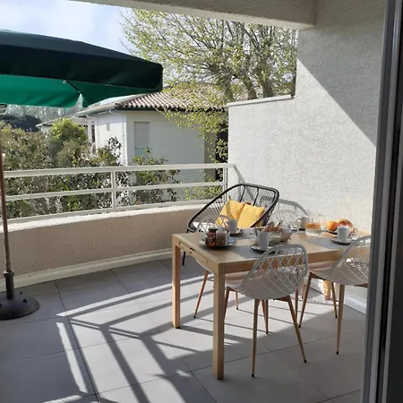 Le Lotus De Jade Bel Avec Terrasses 2 Avec Piscine Apartment *